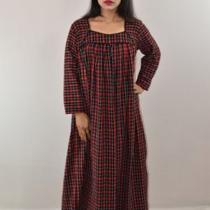 Red Winter Wooolen Cotton Nighty Square neck With Pipien